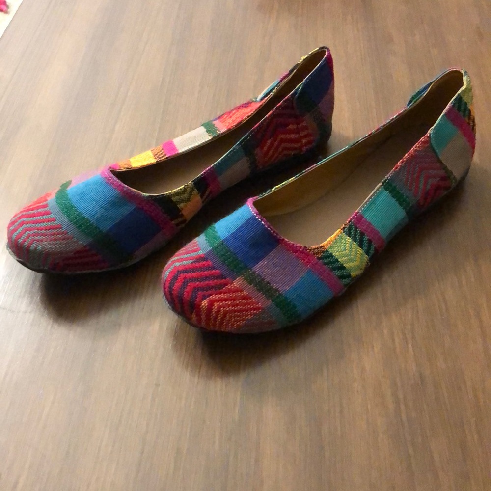 Hand woven flats